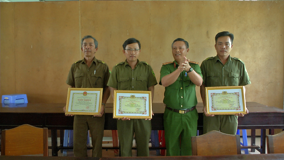 khen phong chong toi pham.png