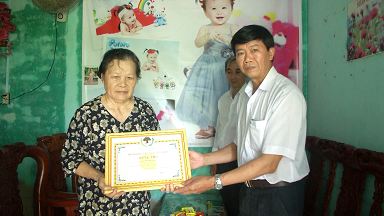 tang qua nguoi cao tuoi.png