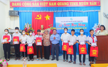 trao hoc bong.png