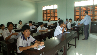 tuyen sinh lop 10.png