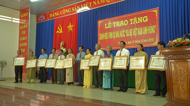 bang khen.png